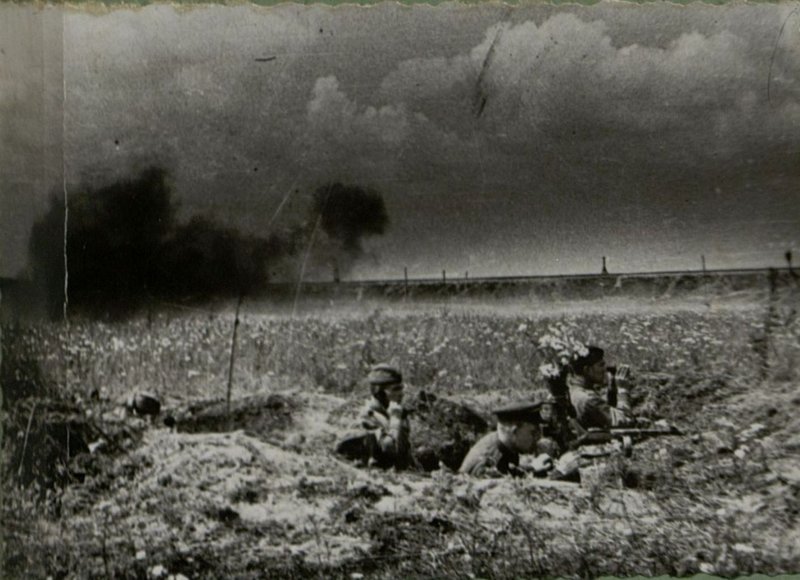Image: At the observation post of the artillery south of Ponyri station