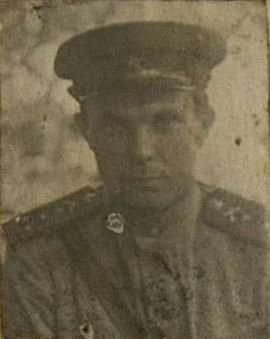 Фотография: Помощник начальник штаба полка капитан Боровицкий И.И. награжден медалью "За отвагу"