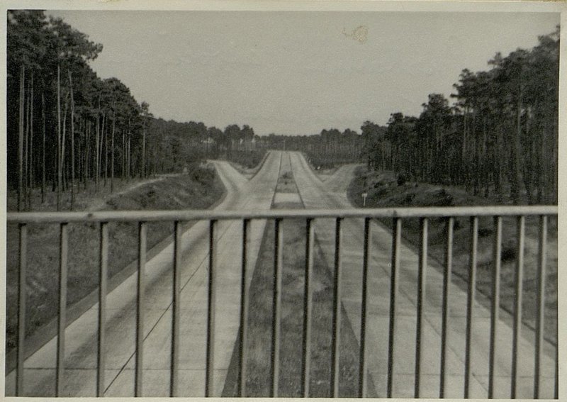 Фотография: Автострада. Развилка "Берлинское кольцо"-Магдебург. (5 км. сев.-вост. г. Ленин)