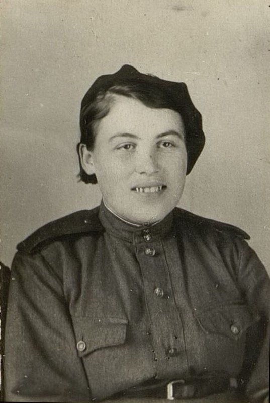 Фотография: Писарь ОВС (объединённые вооружённые силы) ефрейтор Судакова
