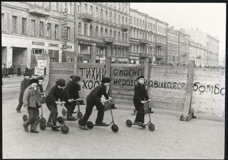 Блокадный Невский проспект