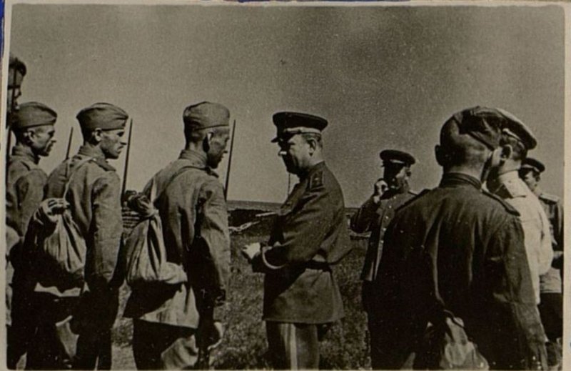 Фотография: Беседа начальника штаба округа генерала майора Богдановича с офицерским составом