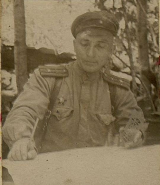 Фотография: Начальник связи полка майор Ефимов П.А. За мужество и отвагу, проявленные в боях, награжден орденом "Красной звезды".