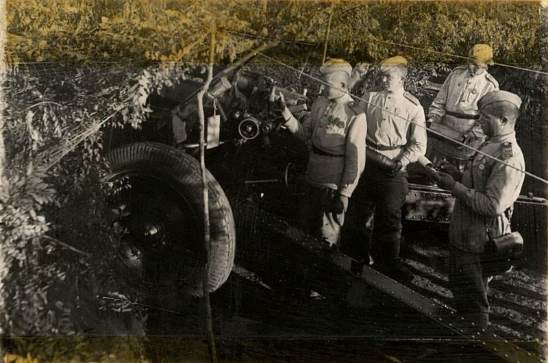 Фотография: Орудие, которое ворвалось в Одессу с первыми отрядами пехоты