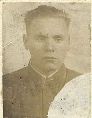 Image: Chief of the battalion medical aid station, lieutenant m / s Tselischev, who died a heroic death in the battle near Krasny Bor