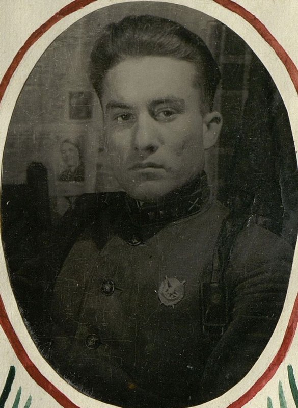 Фотография: Комиссар 1-й батареи товарищ Коневец