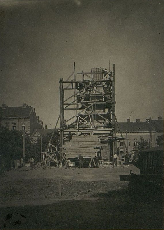 Фотография: Возведение пилона