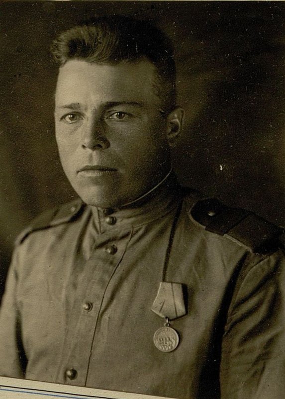 Image: Assistant platoon commander Senior Sergeant Krasnyansky Ya.M. His car YAG-6 passed 13864 class, 384 tons of cargo were transported in 1945 (until May 1)