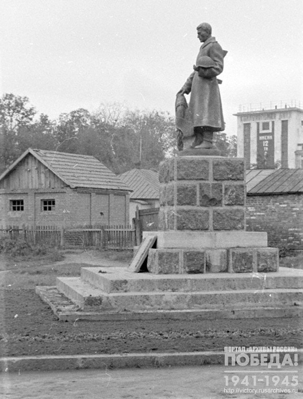 Memorial to the Soviet soldiers who perished during the Great Patriotic War in Proskurov