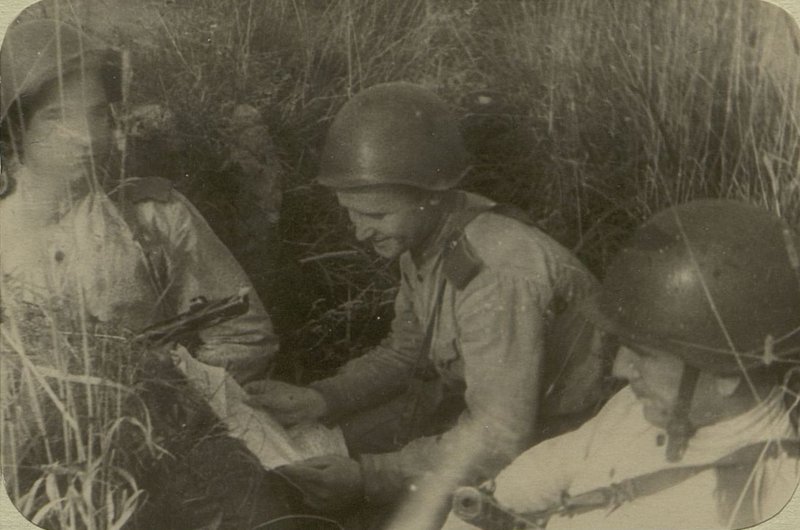 Фотография: листок-молния на боевой позиции