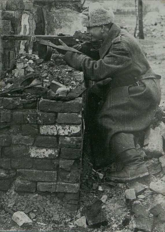 Фотография: Герой автоматчик В. Щетинин