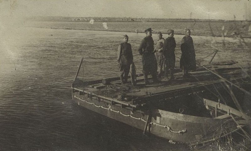 Фотография: Паромные переправы, штурмовой мостик 90 ОШИСБ (Штурмовой инженерно-сапёрный батальон)