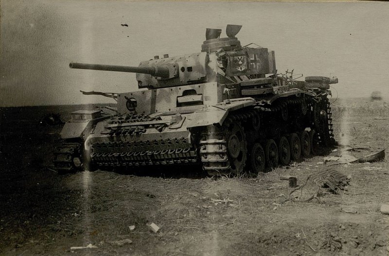 Image: Medium tank destroyed by the 3rd battery of the 155th Cannon Artillery Regiment (PAP) of the 12th Artillery Division (AD) of the Reserve of the Main Command in the Lavrovka area
