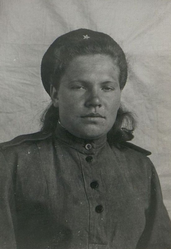 Фотография: Ефрейтор Лукьянова шофер