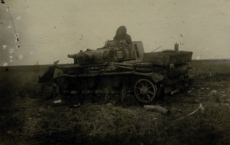 Image: Medium tank defeated with direct hits of 76 mm armor-piercing shells by  the 7th battey of the 1007th light artillery regiment of the 12th Artillery Division (AD) Reserve of the Main Command - 6.7.43 in the area of MAYSKAYA ZORKA