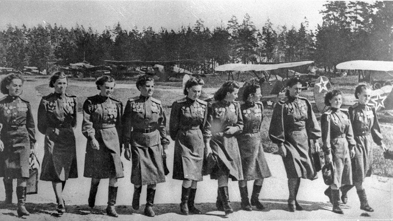 Pilots of the 46th Taman Guards Night Bomber Aviation Regiment before the Victory Parade in Moscow