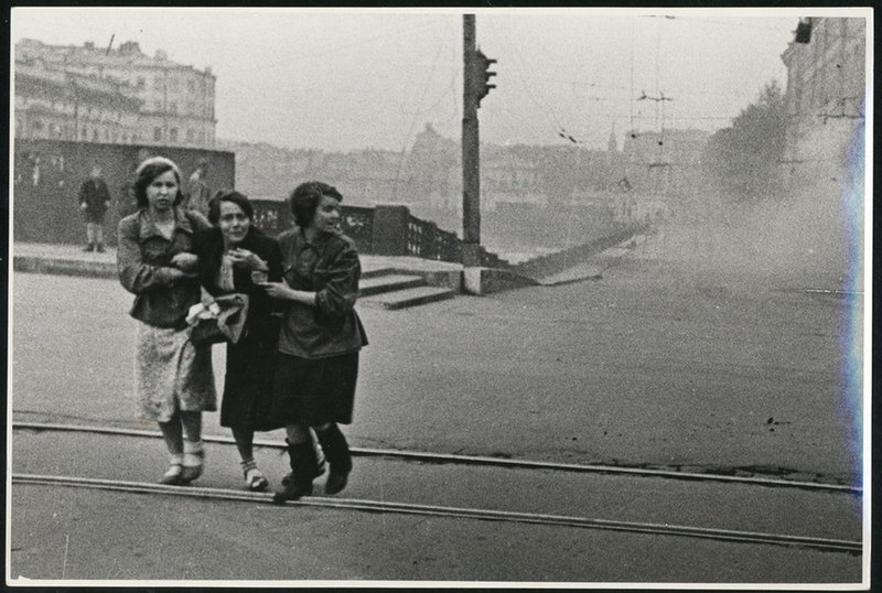 Артобстрел. Аничков мост