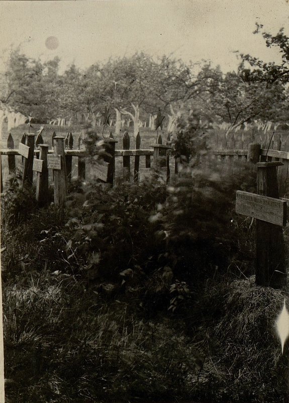 Фотография: Военное кладбище расположено в дер. Старцы Кировского района, Бобруйской обл.