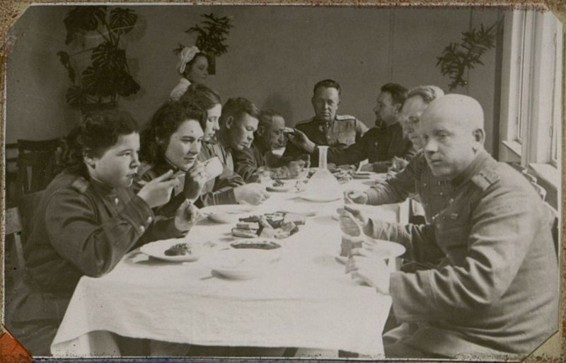 Image: Officer's canteen of personnel