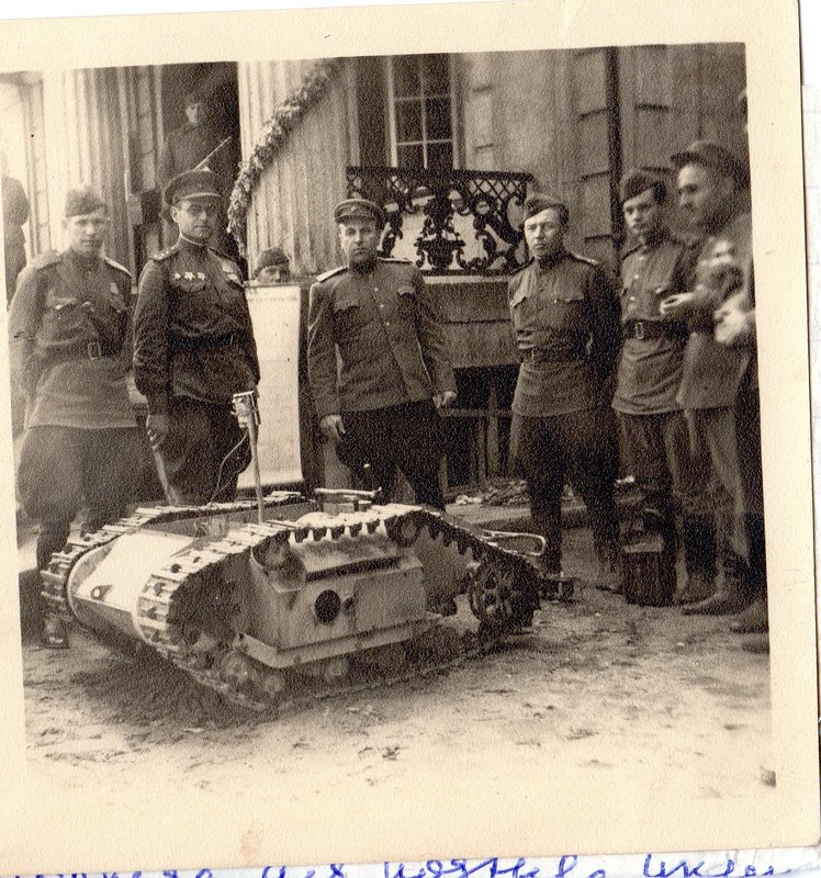 Officers of the 48th Engineer-sapper Brigade at the Goliath self-propelled mine