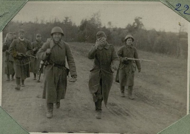 Фотография: Пленный немецкий солдат, взятый на подступах к городу Калинин частью товарища  Хрюкина