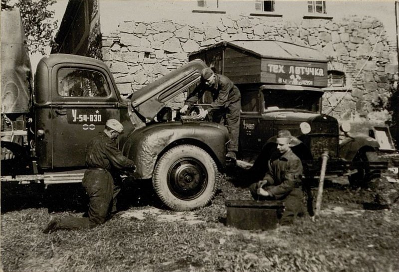 Image: Album about the work of vehicles in 24 airbased areas. 1941-1944