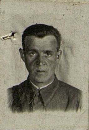 Фотография: Замполит 1-й инженерной роты Евдокимов