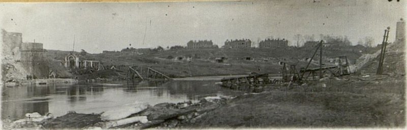Фотография: Мост через реку Волга у гор. Ржев. Вид разрушения моста