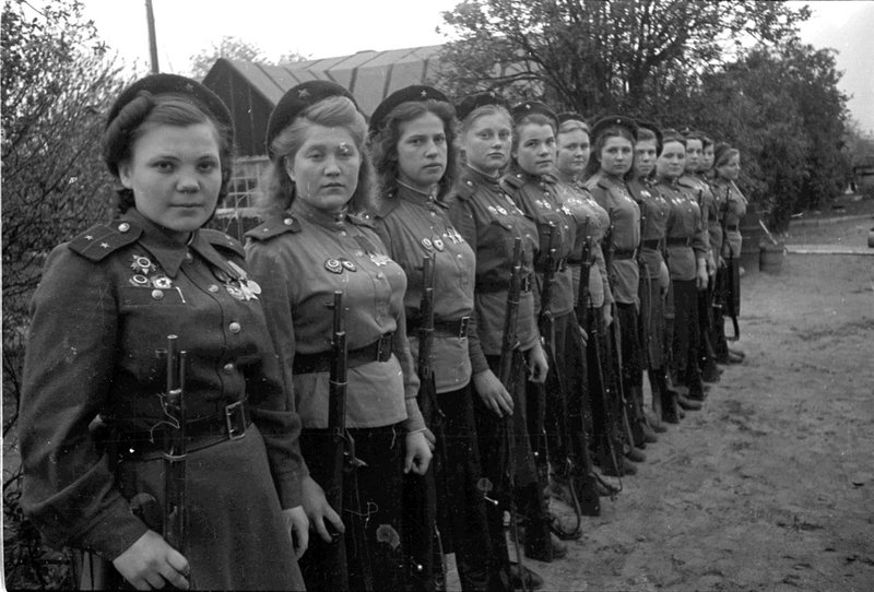 Soldiers and officers of the separate sniper company of the 3rd Shock Army