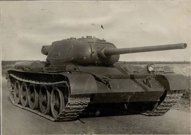 Фотография: Средний танк Т-44