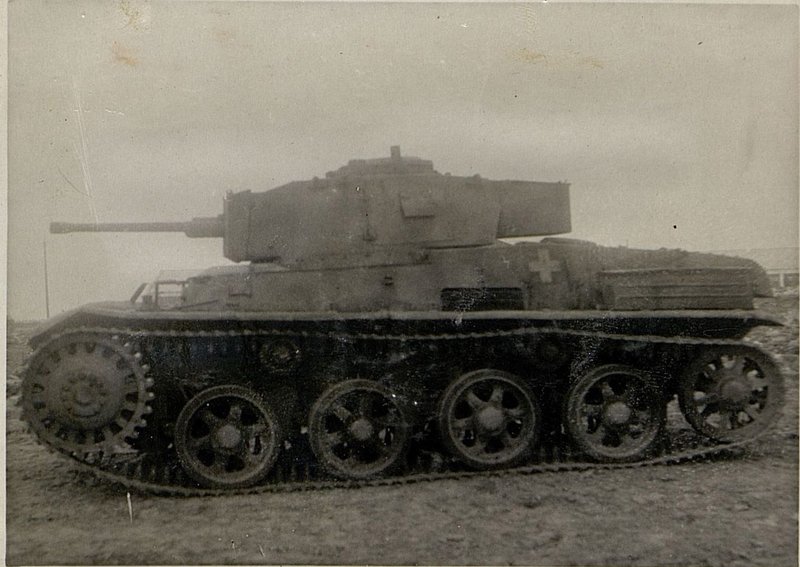 Image: Light 16-ton tank (Hungarian)
