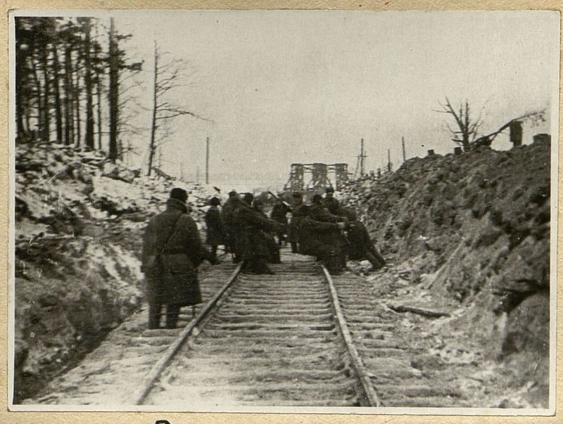 Image: Track alignment