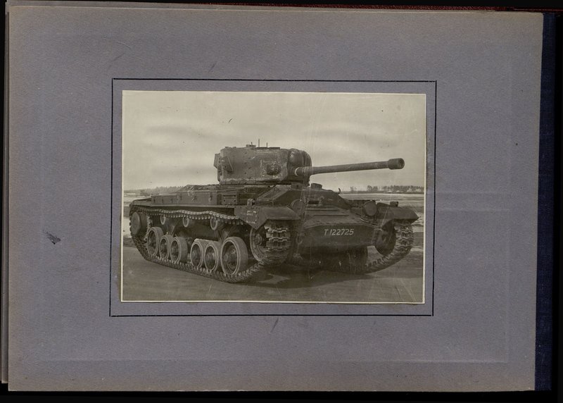 Original image: Light tank MK-III "Valentine IX" (English)