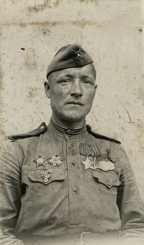 Image: The commander of the sapper department of the 475th separate rifle battalion Petty Officer Dmitry Pakhomovich Maksimenko