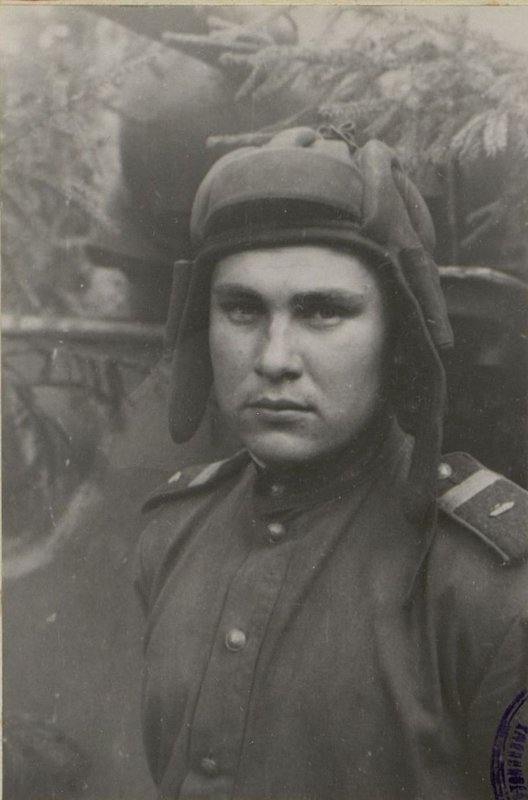 Фотография: Командир танка старший сержант Бережной С.В.