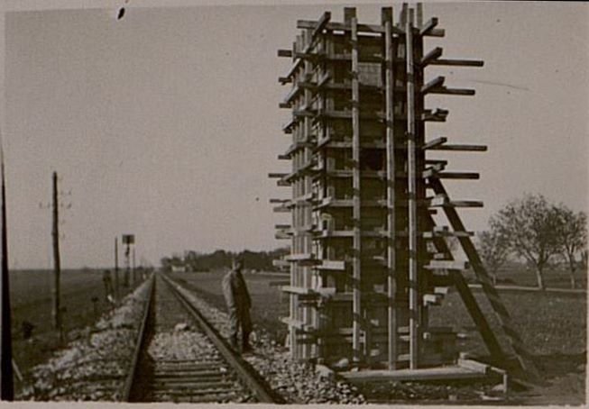 Фотография: Оборонительные сооружения противника в районе г. Дьер