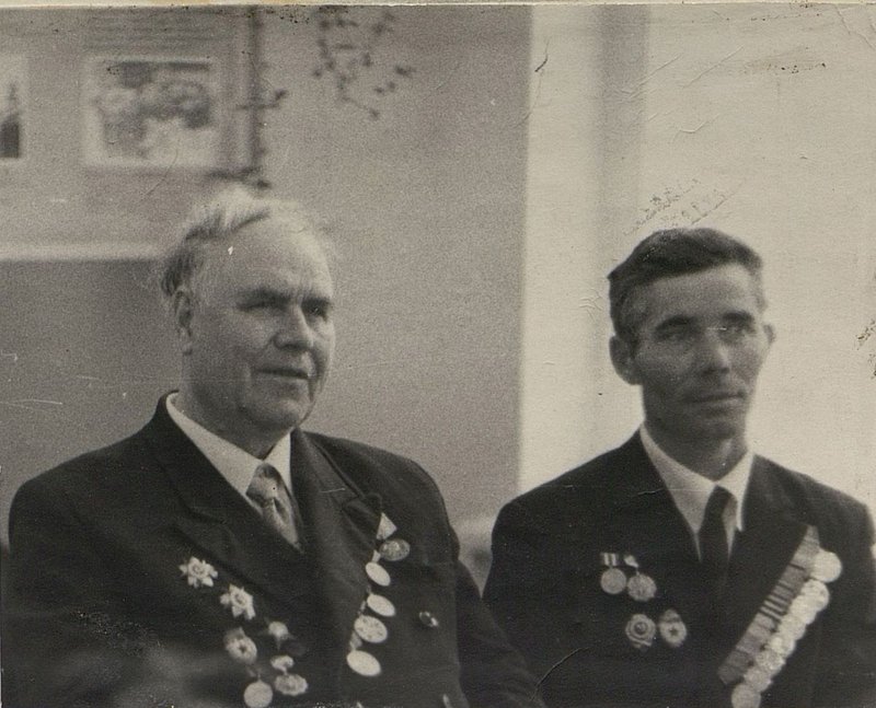 Image: guards Captain Petrenko - commander of the 6th battery, guards senior sergeant Volodin N.N. - gun commander