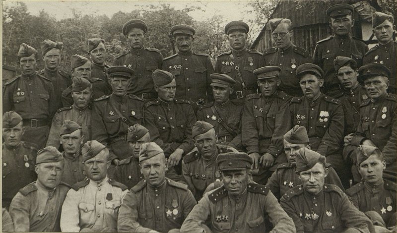 Image: A group of fighters, sergeants and officers - participants in the battles in Tsinten, awarded orders and medals of the Soviet Union