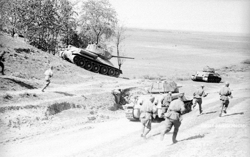 Soviet tanks in Vienna area