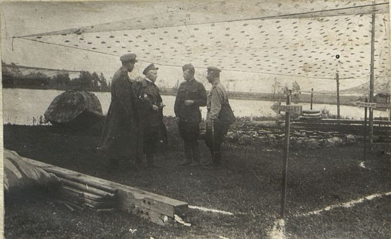 Image: Divisions of the regiment in tactical exercises to overcome the water obstacle. Ozerki July 1943