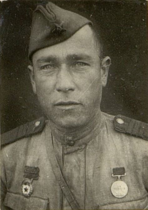 Image: Guard sergeant G.A. Korniltsev detachment commander of the 7th rifle company