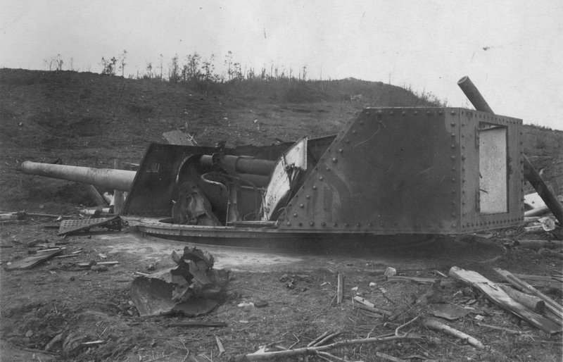 Японская 150-мм бронебашенная установка, уничтоженная советскими войсками в Хутоусском укрепленном районе