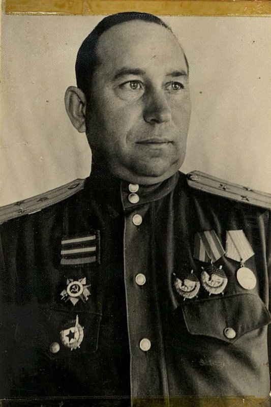 Image: Commander of the 49th Guards Rifle Division of the Guards Major General Margelov