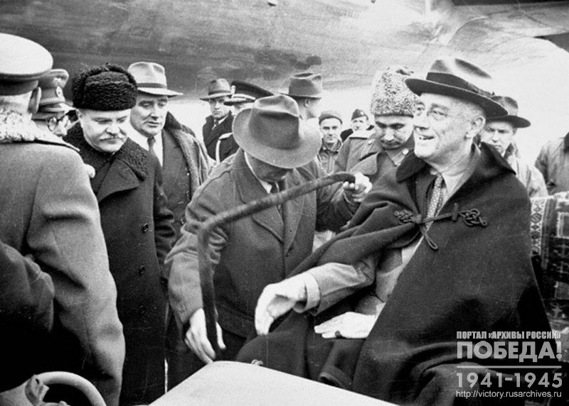Встреча на аэродроме Президента США Ф.Д. Рузвельта, прибывшего на Крымскую конференцию