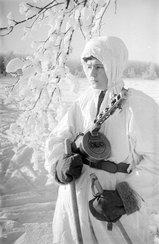 Разведчик одной из частей Е.Смирнов