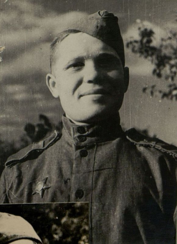 Image: A brave Komsomol member, participant in 5 attacks A. Gusev, killed 30 Germans