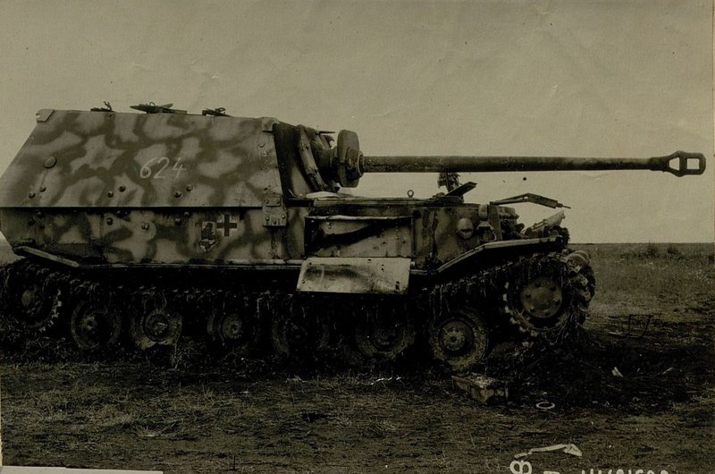 Image: German self-propelled assault gun "Ferdinand" knocked out by our artillery in the Warm region