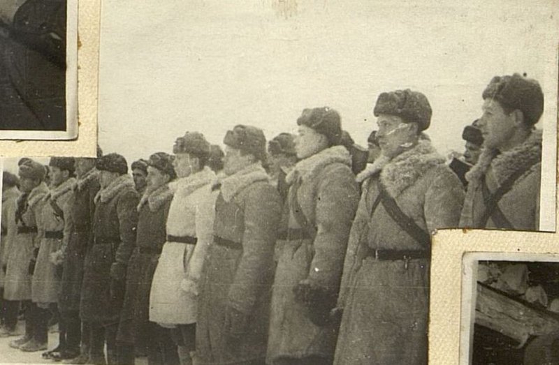 Фотография: 2 батальон. Строй бойцов в момент вручения им нагрудного знака "Гвардия"
