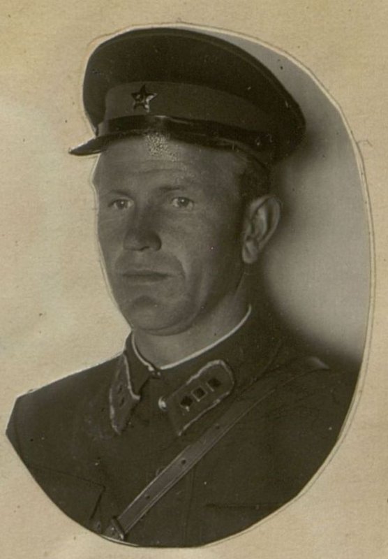 Фотография: Командир 1 пульроты - старший лейтенант товарищ  Дудкин