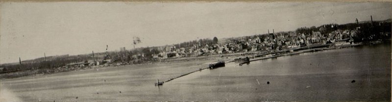 Фотография: После бомбардировочных действий авиации на улицах города Фишхаузен